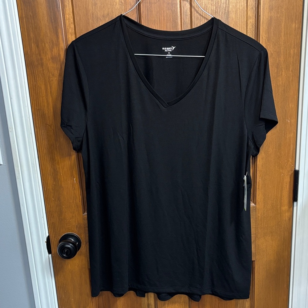 Old Navy Black V-Neck Tee Size 2X Plus Short Sleeve Basic Everyday T-Shirt NWOT
